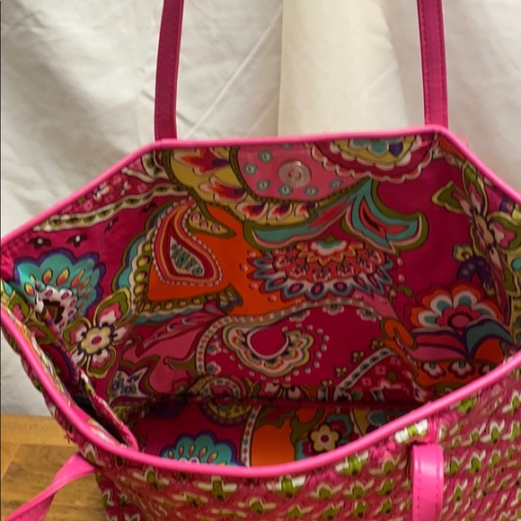 Bundle Vera Bradley tote and wristlet pink swirls - Picture 2 of 7